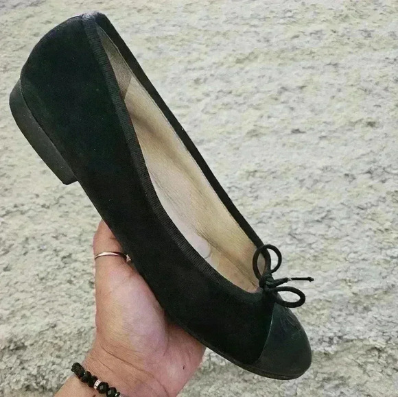 Chanel Black Velvet and Calf Skin Leather Toe Cap CC Bow Ballet Flats Size 40.5 - Picture 9 of 16